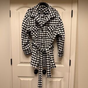 Meritt Houndstooth Coat